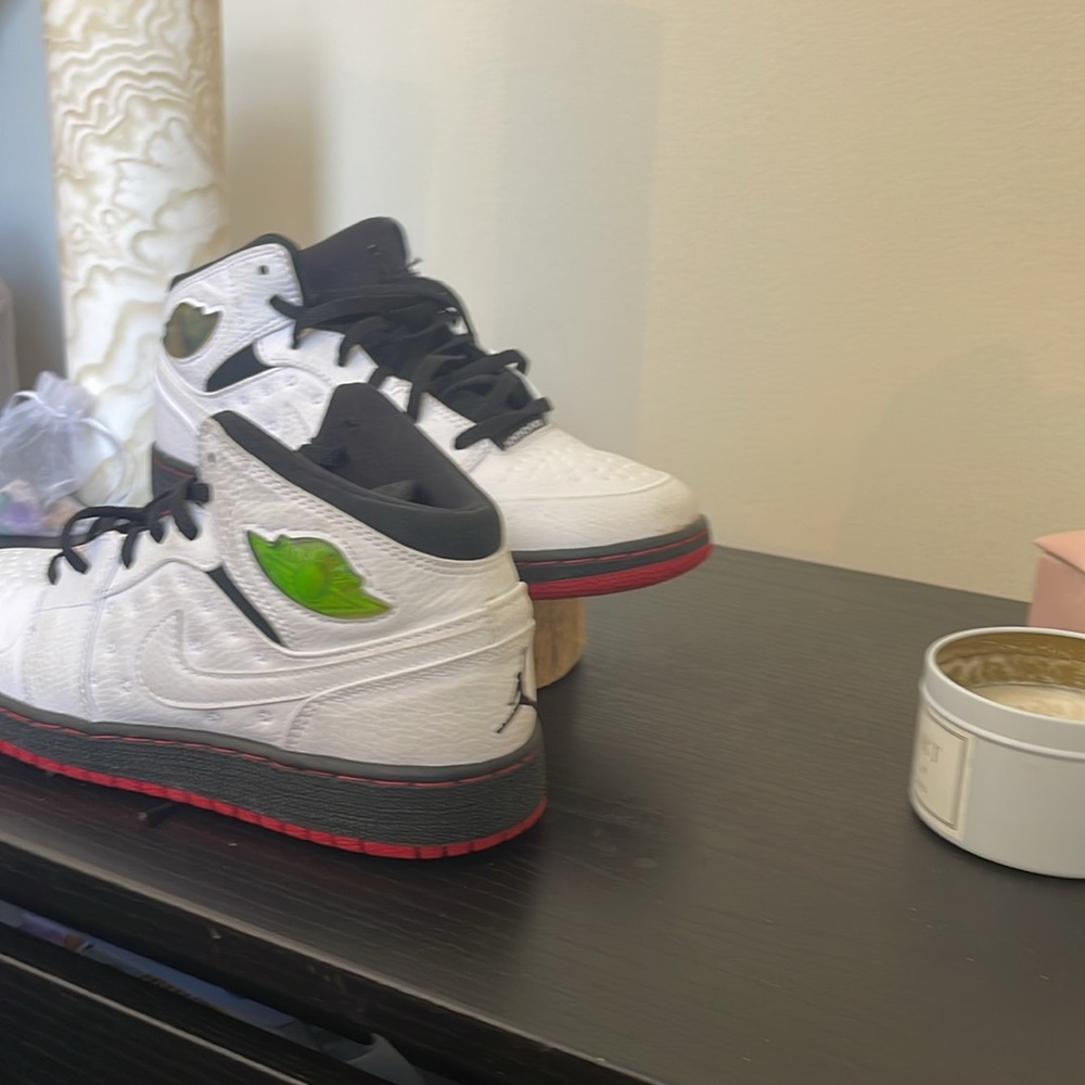 Jordan 1 - Picture 2 of 4